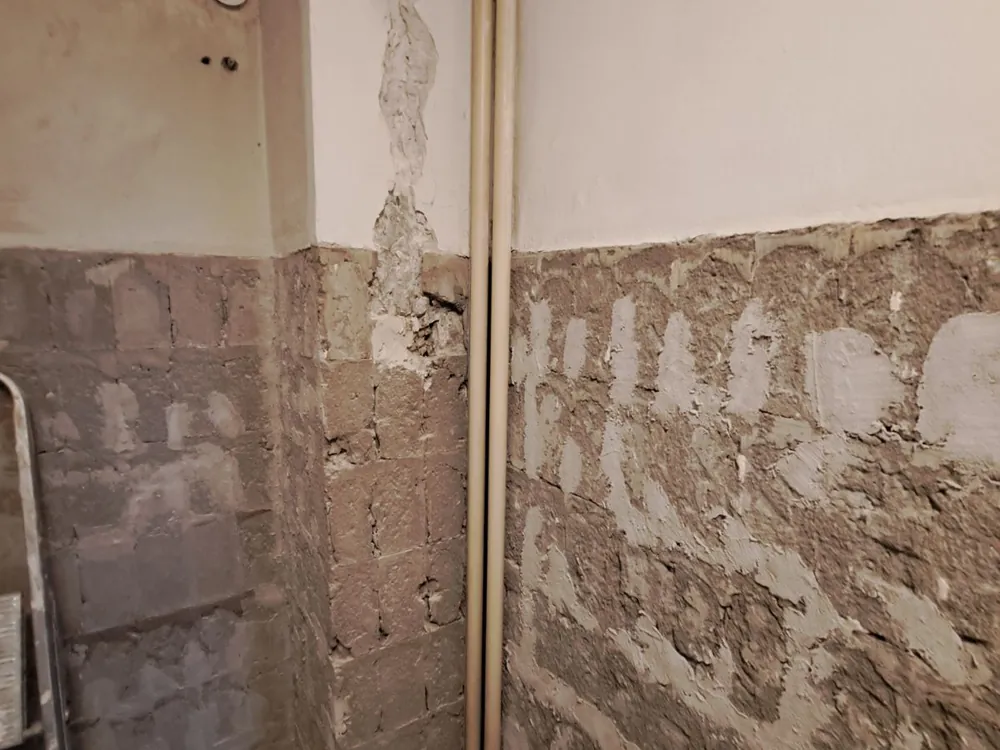 Spušteni plafon u kupatilu
