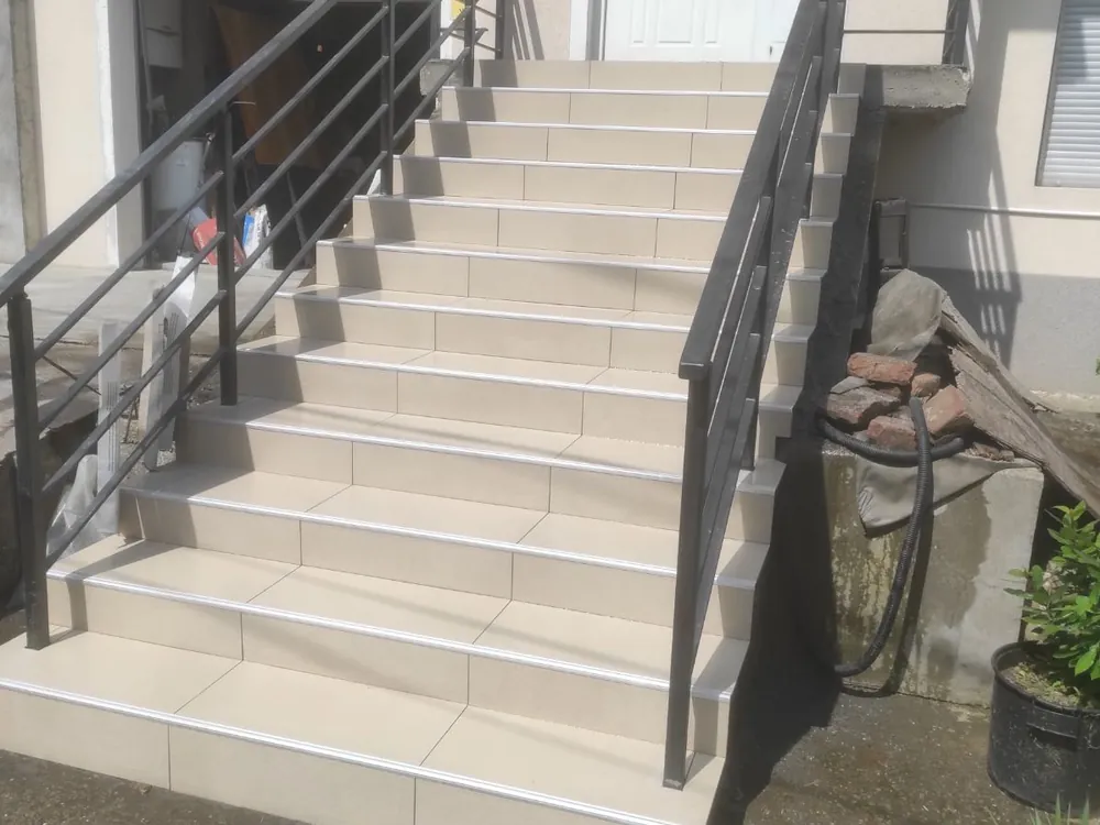 Stepenice obložene pločicama
